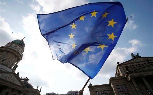 Comissão Europeia abre processos contra países por não aceitarem refugiados