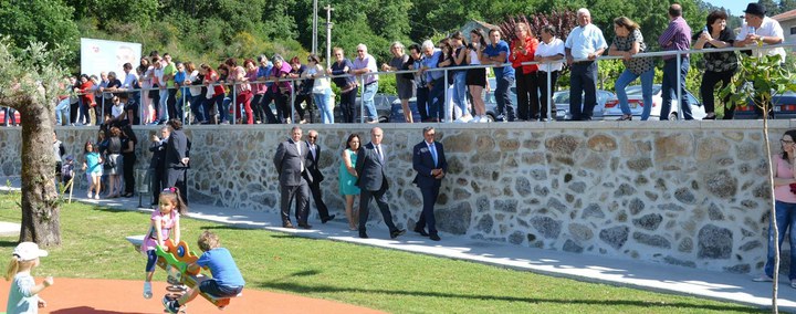 Câmara inaugurou parques de lazer das freguesias de Quintiães e Aguiar