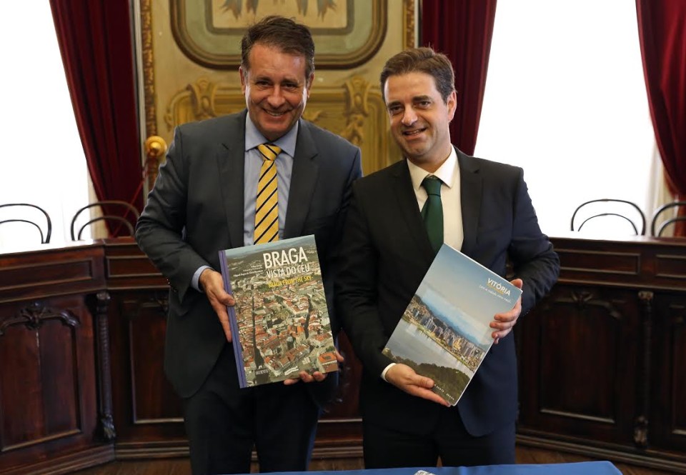 Câmara de Braga e Prefeitura de Vitória assinam acordo de cooperação