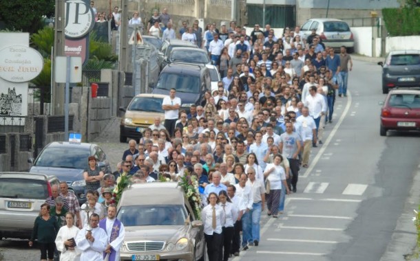 Enchente no funeral de homem que se despistou em Braga com a filha
