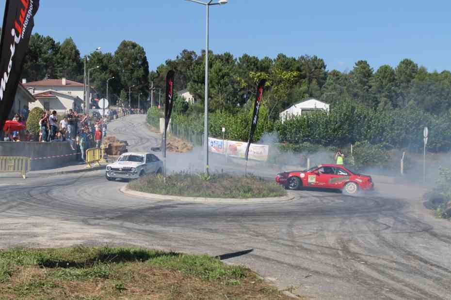 VILA VERDE (LANHAS): Super Especial no domingo