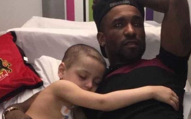 Morreu Bradley Lowery, o menino com cancro que emocionou Inglaterra
