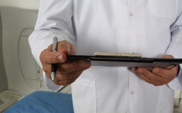 Número de médicos que optou por exercer em zonas carenciadas é muito baixo, afirma bastonário