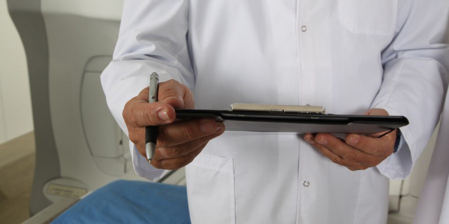 Número de médicos que optou por exercer em zonas carenciadas é muito baixo, afirma bastonário