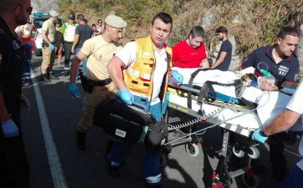 GNR socorre bombeiro galego e motard português em Lobios (Galiza)