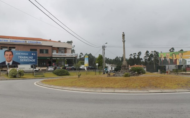 VILA VERDE: Comerciantes de Cervães descontentes com colocação de ‘outdoors’ em frente ao centro comercial