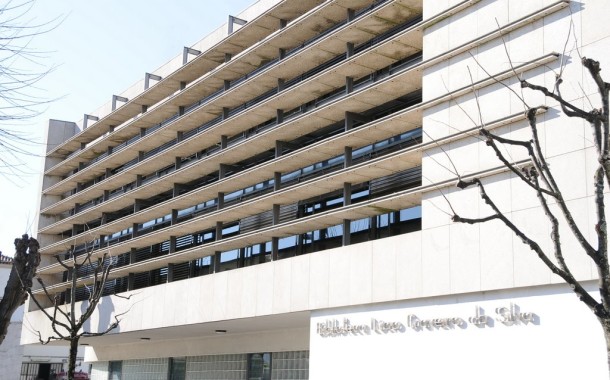 Biblioteca Lúcio Craveiro da Silva coordena bolsa gratuita de manuais escolares usados
