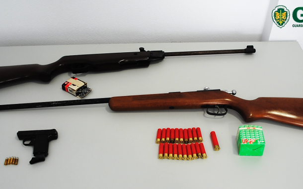 Cabeceiras de Basto: GNR apreende armas de fogo e várias munições