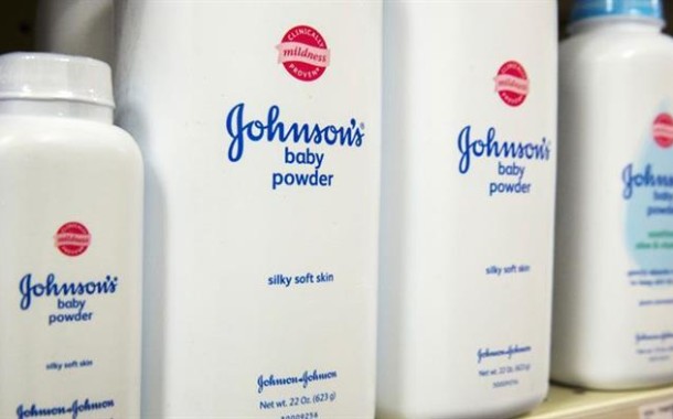 Johnson & Johnson paga indemnização recorde em processo que associa pó de talco a cancro
