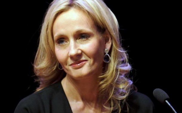 JK Rowling surpreende ao sair em defesa da fã nas redes sociais