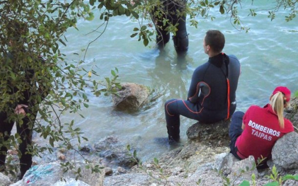 RIO CALDO: Embate fez com que carro caísse na Albufeira da Caniçada