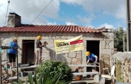 Voluntários reconstroem casa de família da Póvoa de Lanhoso com ajuda da ex-embaixatriz dos EUA em Portugal