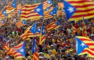 “Não tenham medo e saiam às ruas”, apela o autarca de Barcelona aos catalães