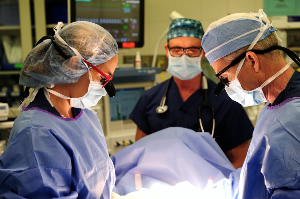 Cirurgião pediátrico americano efectua cirurgias ao vivo no Hospital de Braga para colegas de todo o mundo