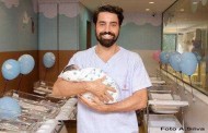 Ricardo Pereira mostra filha recém-nascida