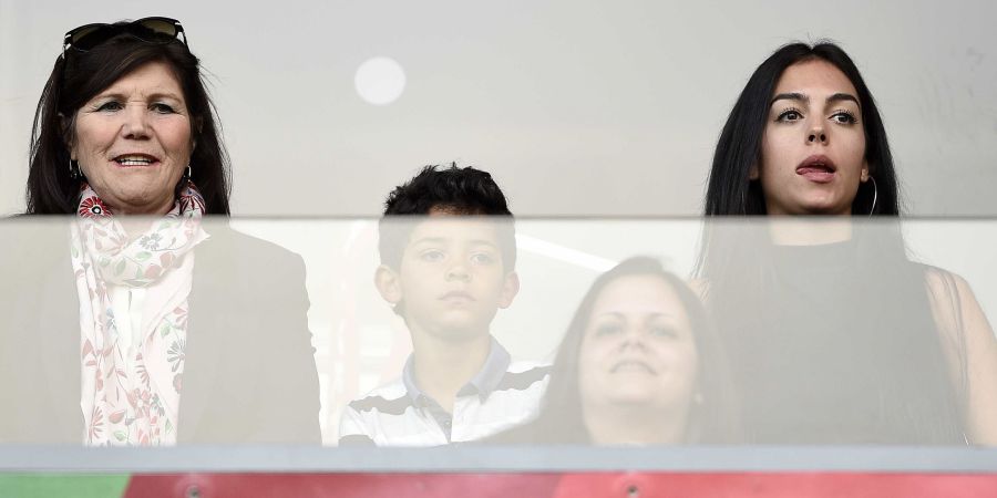 Georgina e Dolores não se juntam nem para apoiar Ronaldo…