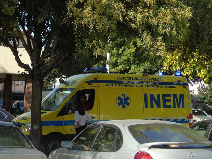 BRAGA: Bombeiros de Amares chegaram rápido, mas mulher ferida foi de táxi para o hospital
