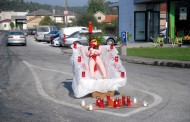 VILA DE PRADO: Caixão, boneca insuflável e círios assinalam ‘superstição’ em sexta-feira 13