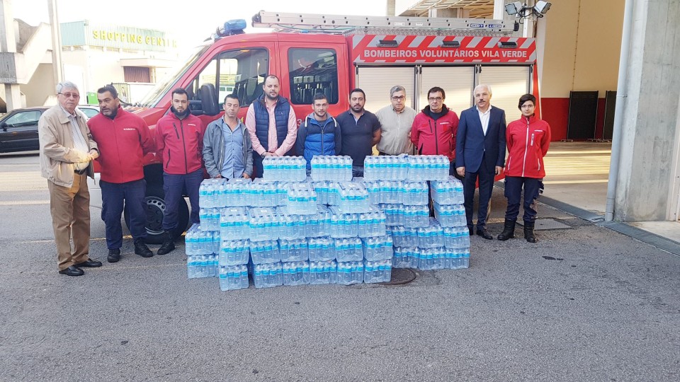 VILA VERDE: Empresários da Lage oferecem 700 litros de água aos Bombeiros