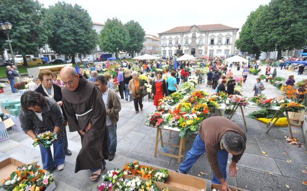 Mercado das Flores na Praça do Município abre inscrições no dia 23