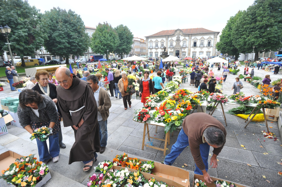 Mercado das Flores na Praça do Município abre inscrições no dia 23