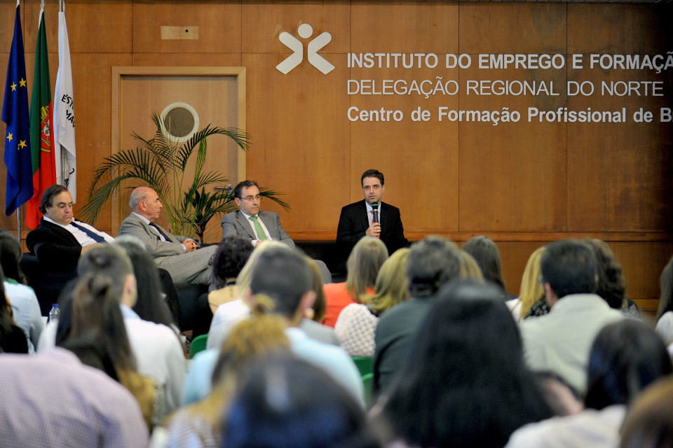 BRAGA: Qualificação, aptidão e recursos “cruciais” aos jovens para “esgrimir “ junto do mercado de trabalho