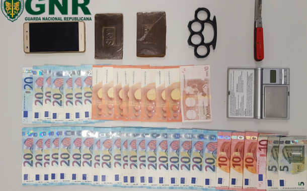 GNR de Esposende detém dois jovens por tráfico de haxixe