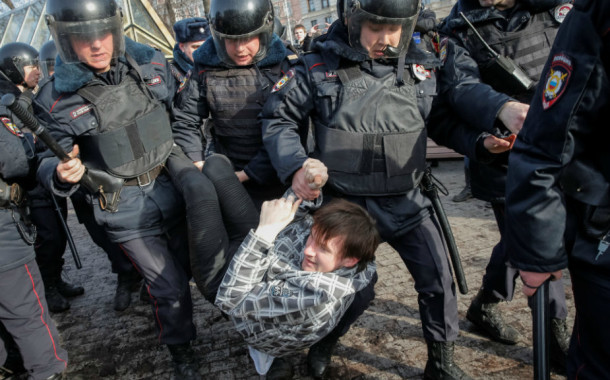 Rússia quer punir pais pela participação dos filhos em manifestações anti-Putin