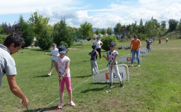 Câmara de Braga alarga projecto de aprendizagem do golfe nas escolas