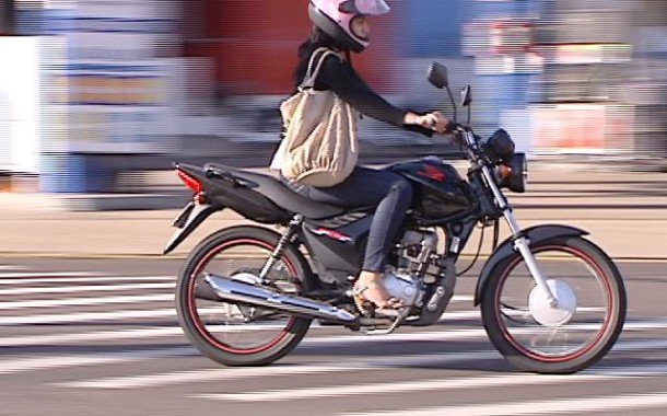 Tirar carta de condução para motos permitida a partir dos 14 anos