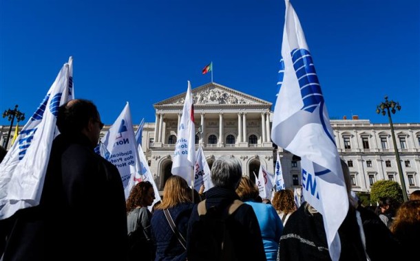 Governo chuta para próxima legislatura os acertos salariais dos professores