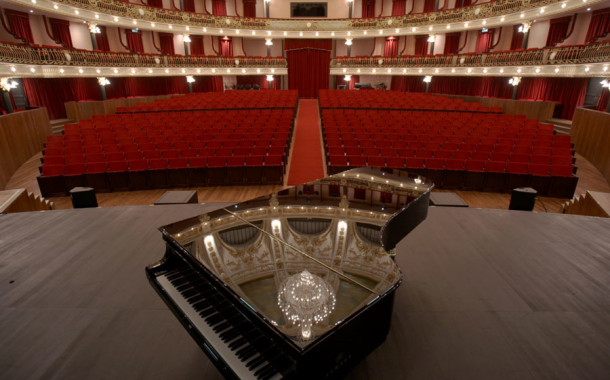 Julgamento do caso da criança que caiu no fosso do Theatro Circo começa a ser julgado 7 anos após o acidente