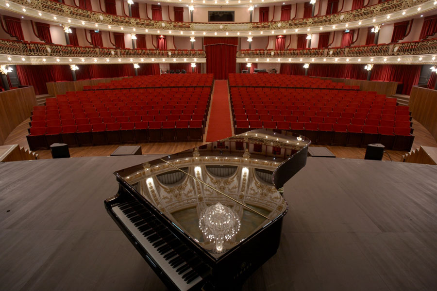 Julgamento do caso da criança que caiu no fosso do Theatro Circo começa a ser julgado 7 anos após o acidente