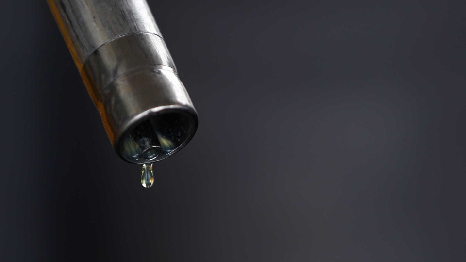 Gasolina aumentou esta segunda-feira para níveis de Julho de 2015