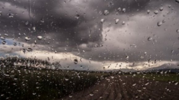 Distrito de Braga sob aviso amarelo até às 18 horas devido a chuva e trovoada