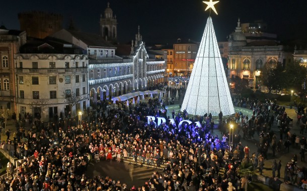 Iluminações de Natal já ‘aquecem’ Braga