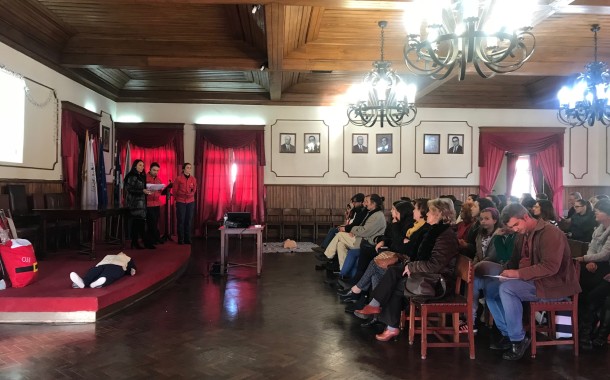 Bombeiros Voluntários de Braga ensinam técnicas de suporte básico de vida