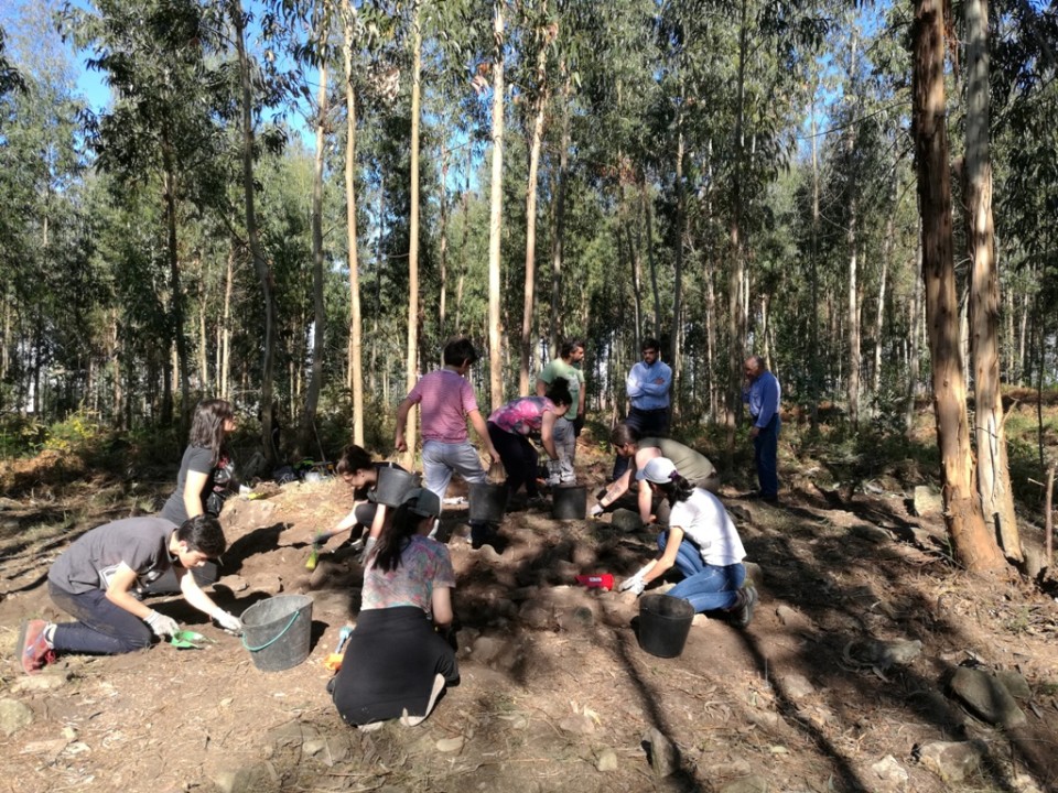 Trabalhos arqueológicos na Serra do Carvalho apresentados na Universidade do Minho