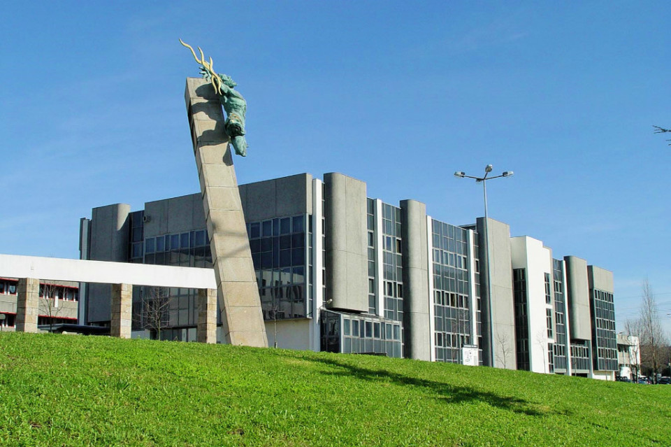 PSP de Braga detém dois homens por roubo a jovem junto à UMinho