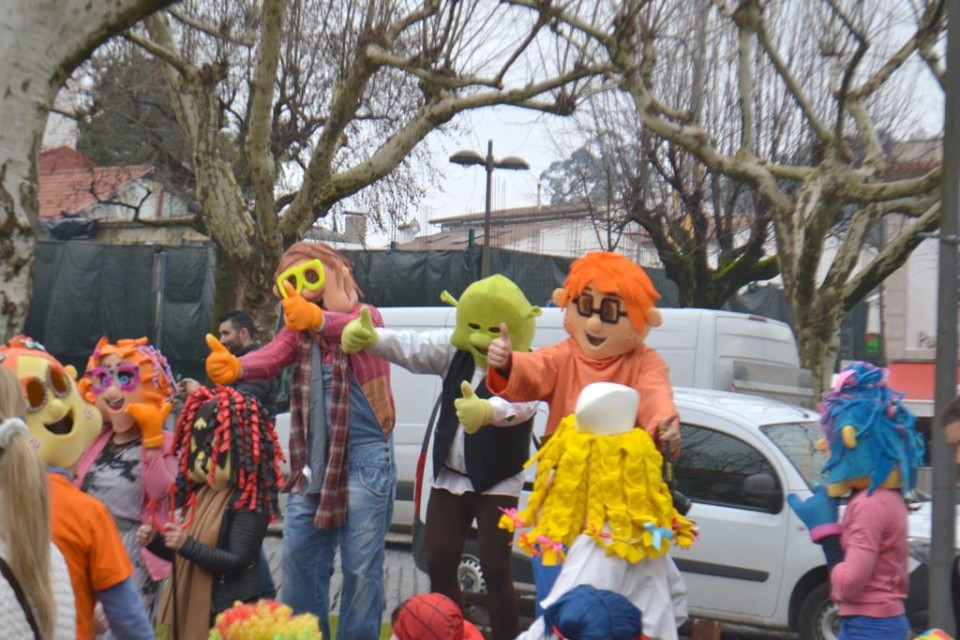 VILA VERDE: Misericórdia leva 400 foliões a desfile de Carnaval
