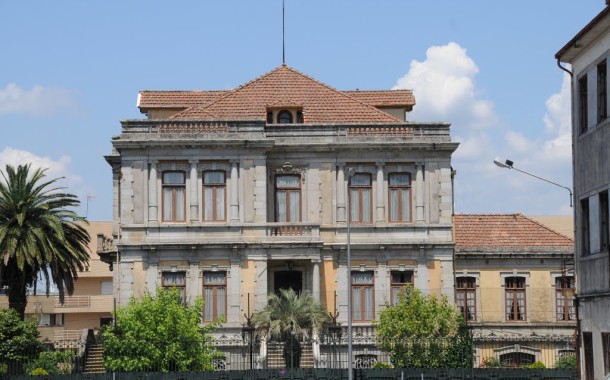 Câmara de Braga atribui ‘interesse municipal’ ao palacete Júlio de Lima e ao Prédio Coutinho