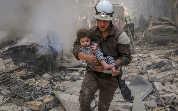 Síria: 'Capacetes brancos' comparam bombas em Ghouta a 