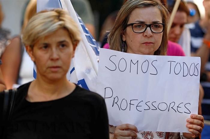Professores avançam para greve em Março