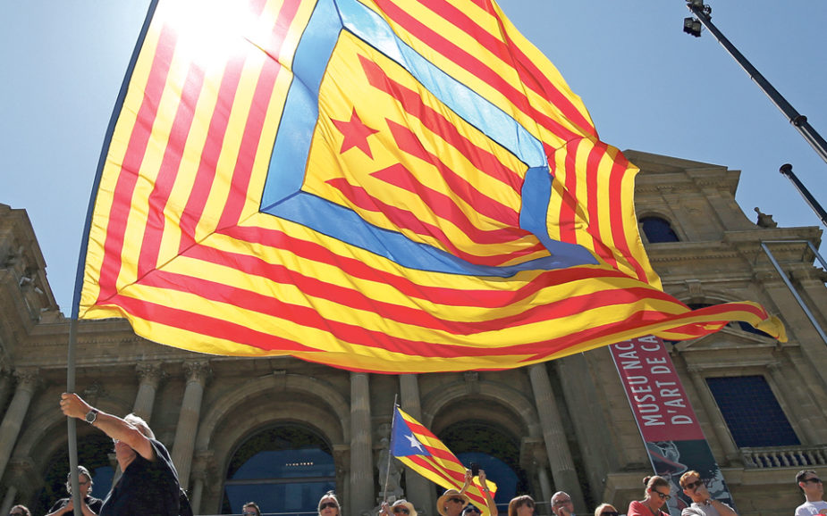Catalunha: Supremo espanhol aplica prisão efectiva sem fiança a cinco políticos separatistas