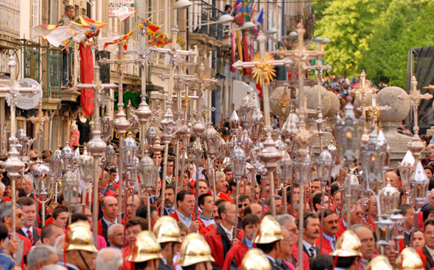 Festas das Cruzes comemoram título de Cidade Criativa da Unesco com Mariza e Herman José