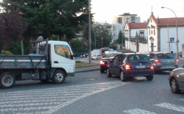 Duas empresas pedem oito milhões por permuta de terreno mas Câmara de Braga diz que nunca acordou nada