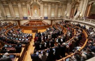 PSD, PS e CDS chumbam alterações à lei laboral do PCP, BE e PEV