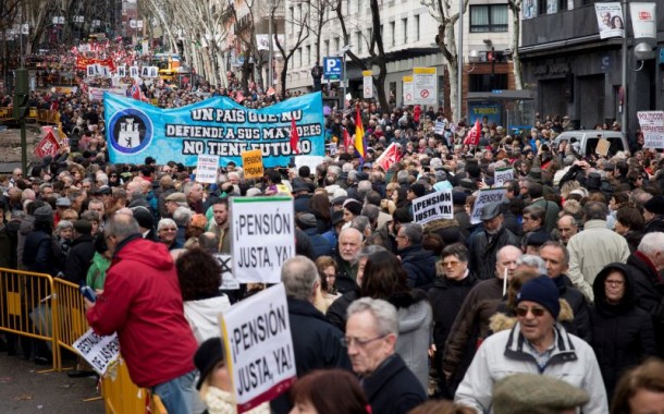 Milhares manifestam-se em Espanha por pensões dignas