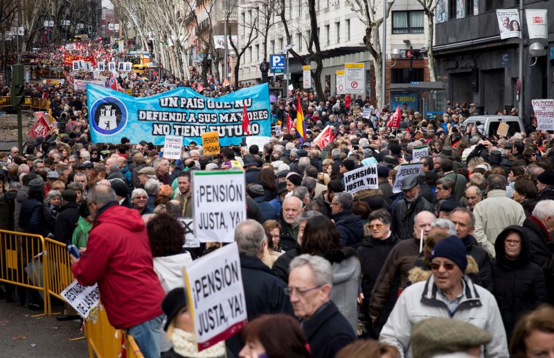 Milhares manifestam-se em Espanha por pensões dignas