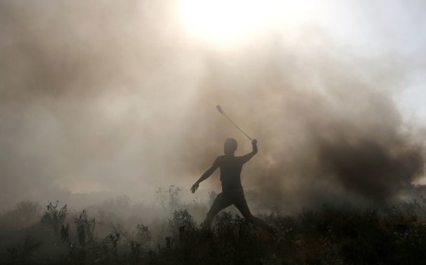 Confrontos na fronteira de Gaza com Israel fazem pelo menos 5 mortos e mais de 300 feridos
